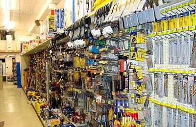 街邊五金店看似冷清，為何能屹立不倒？